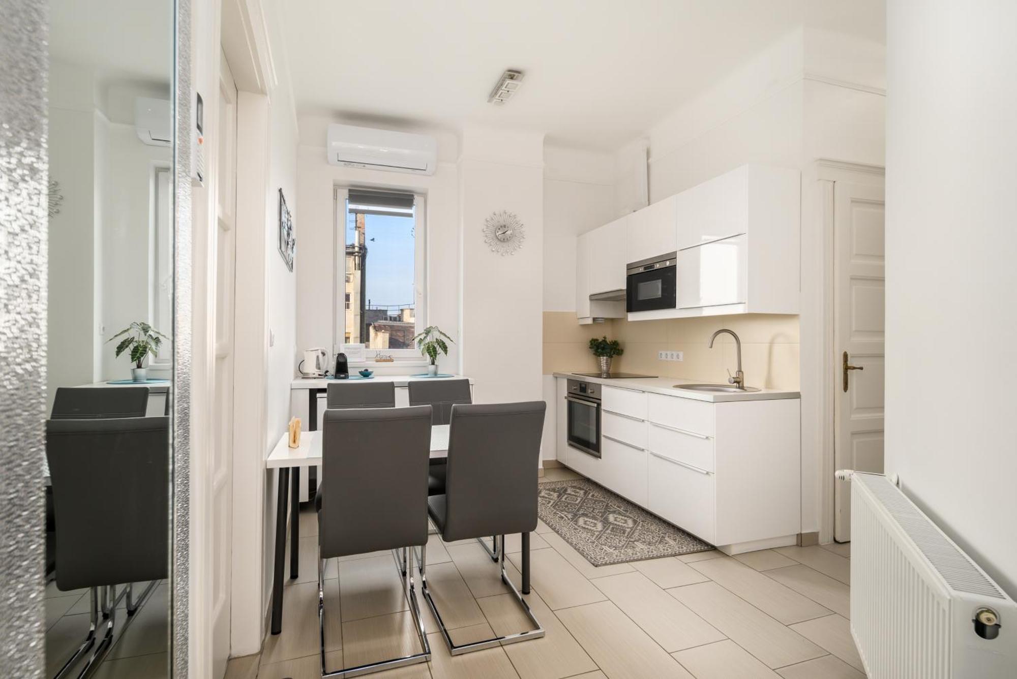 Central Oasis 2 Bd Apartment 布达佩斯 外观 照片